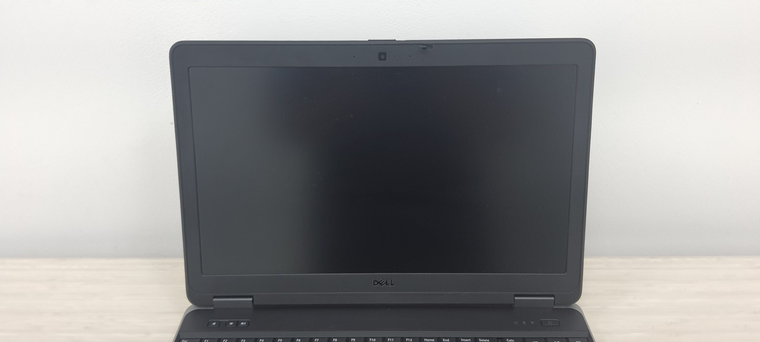 Laptop Dell Latitude E6540 Intel Core i5 4th Gen 8GB RAM + 250GB SSD - Imagen 2