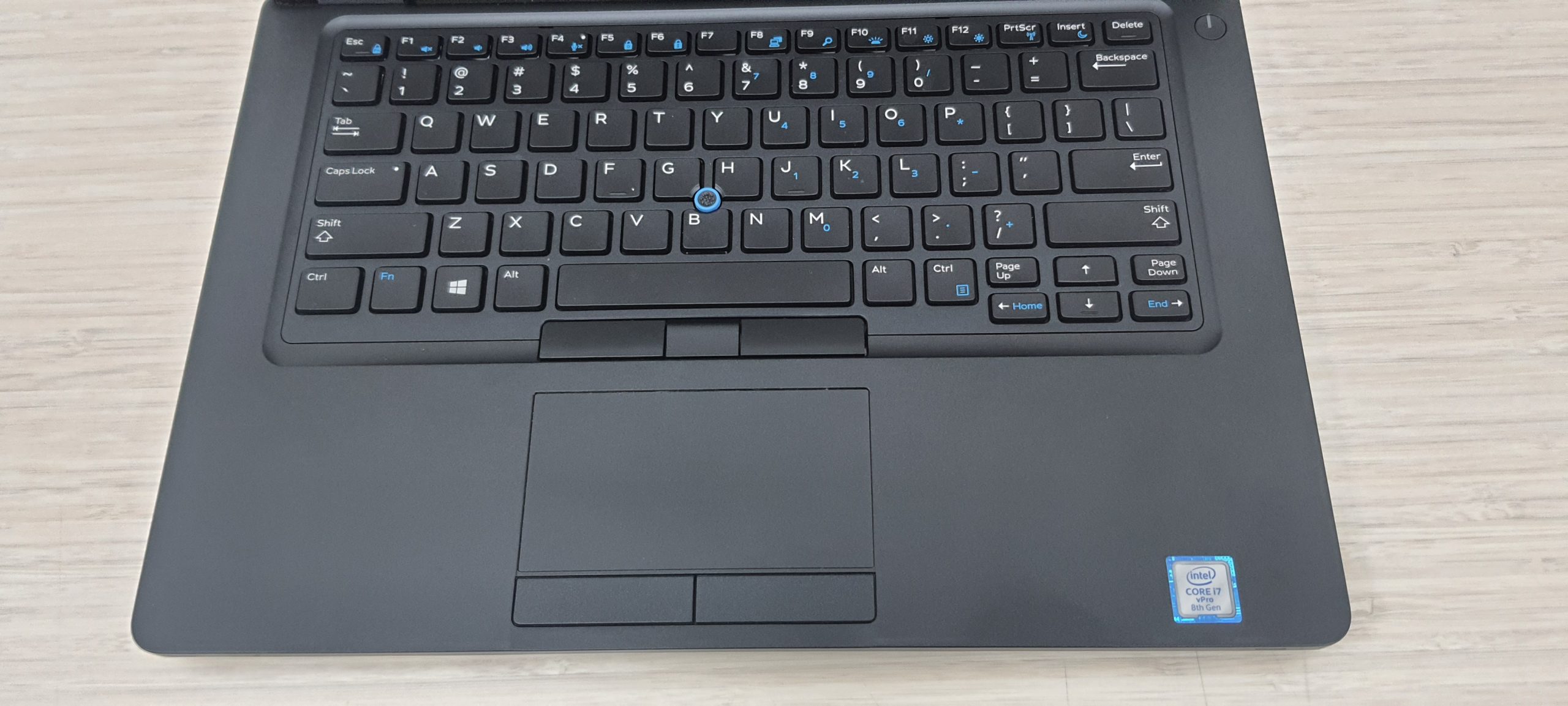 Laptop Dell Latitude 5490 Intel Core i7 8th Gen 16GB RAM + 128GB SSD - Imagen 2