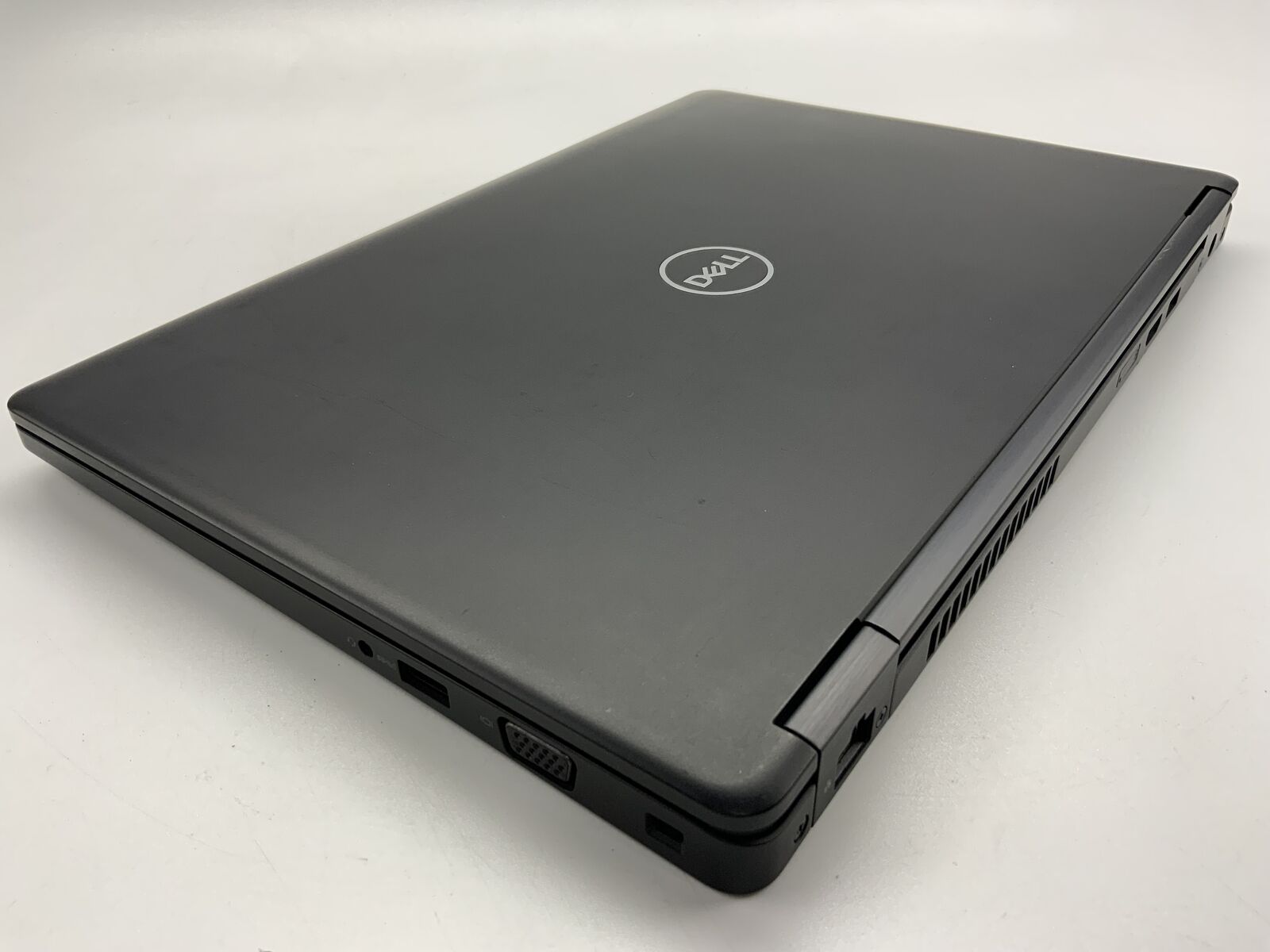 Laptop Dell Latitude 5490 Intel Core i7 8th Gen 32GB RAM + 256GB SSD - Imagen 3